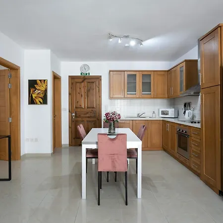 Stylish 2bdr In Sliema