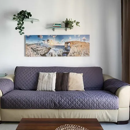 Stylish 2bdr In Sliema