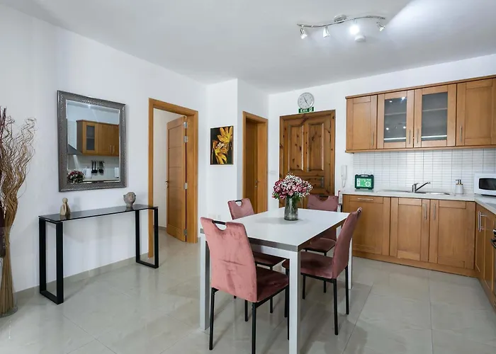 Stylish 2bdr In Apartament *