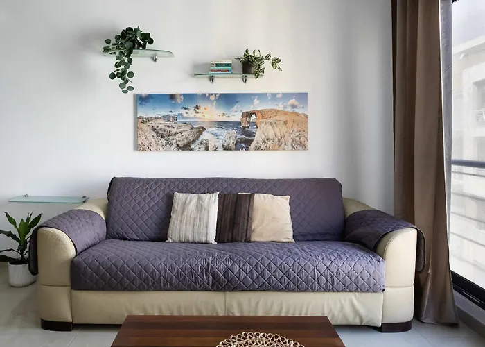 Stylish 2bdr In Sliema